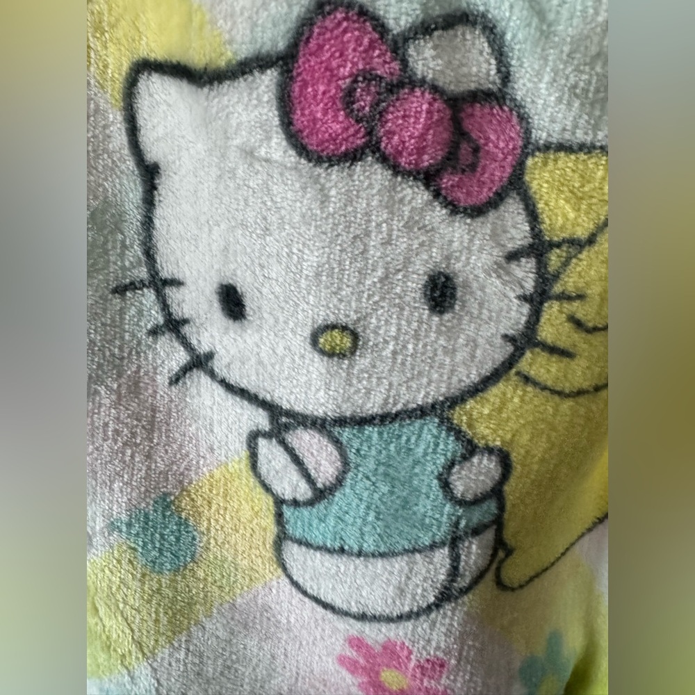 Hello Kitty Blanket🩷 - Picture 5 of 6